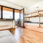 Apartment Neu! Raumüberlassung Siehe Text Zur